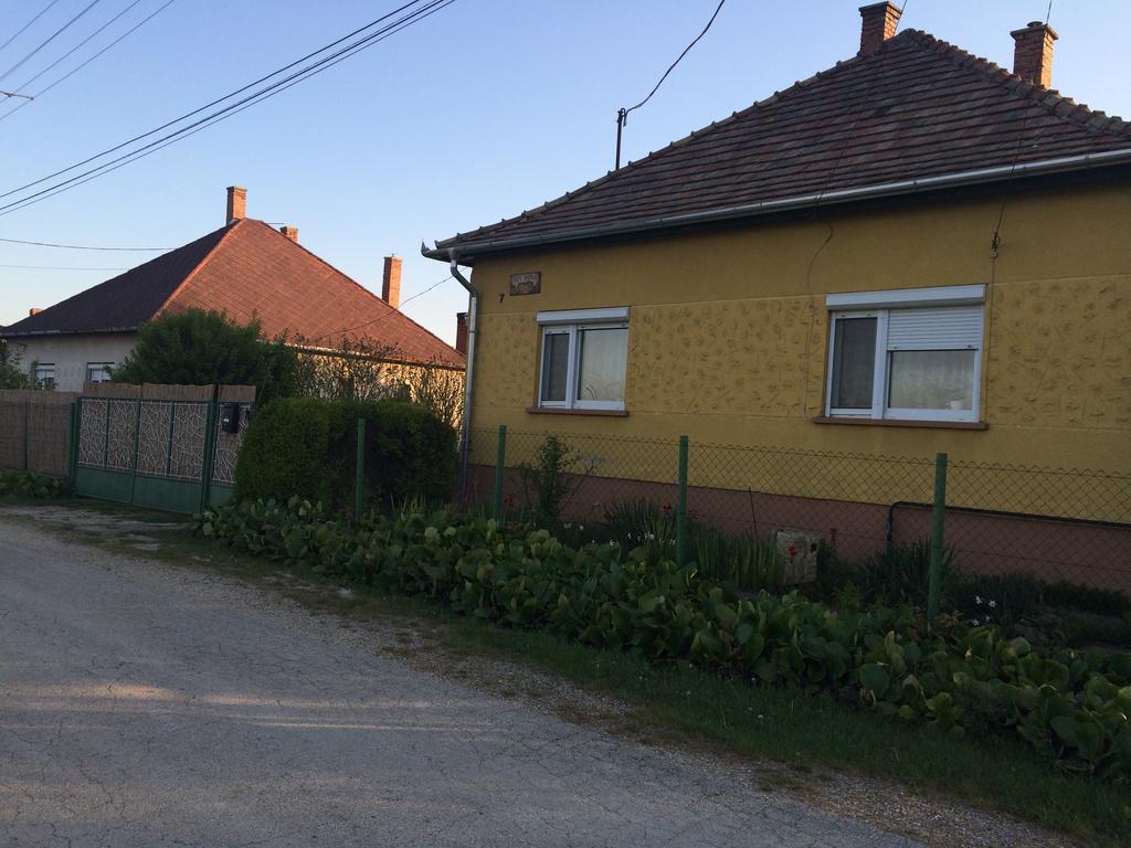 Ferenc Wellnes Apartment Csajág エクステリア 写真